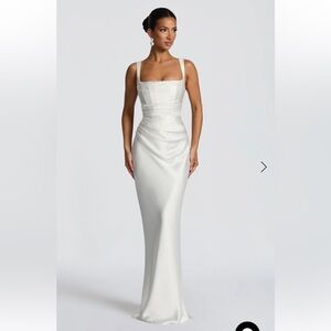 Elegant White Sleeveless Dress & Scarf